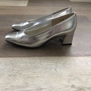 Silver Vintage Block heel Pumps